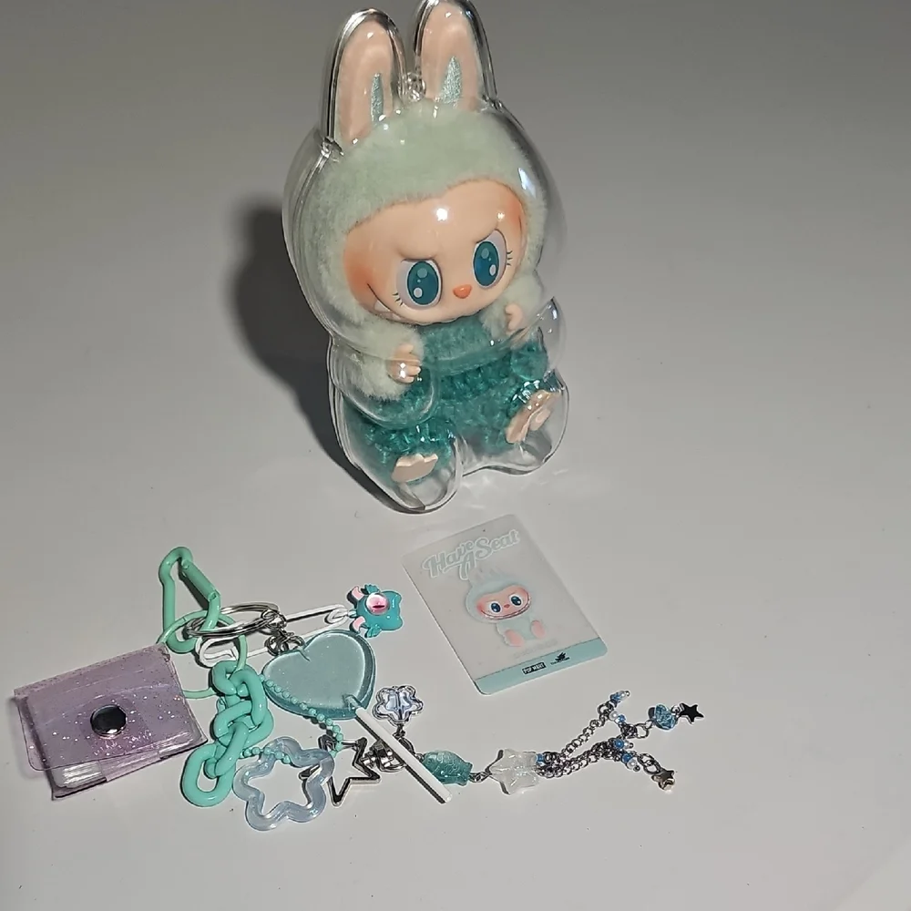 POP MART- The Monsters- Have a Seat Labubu Plush Pendant Keychain - Picture 3 of 8